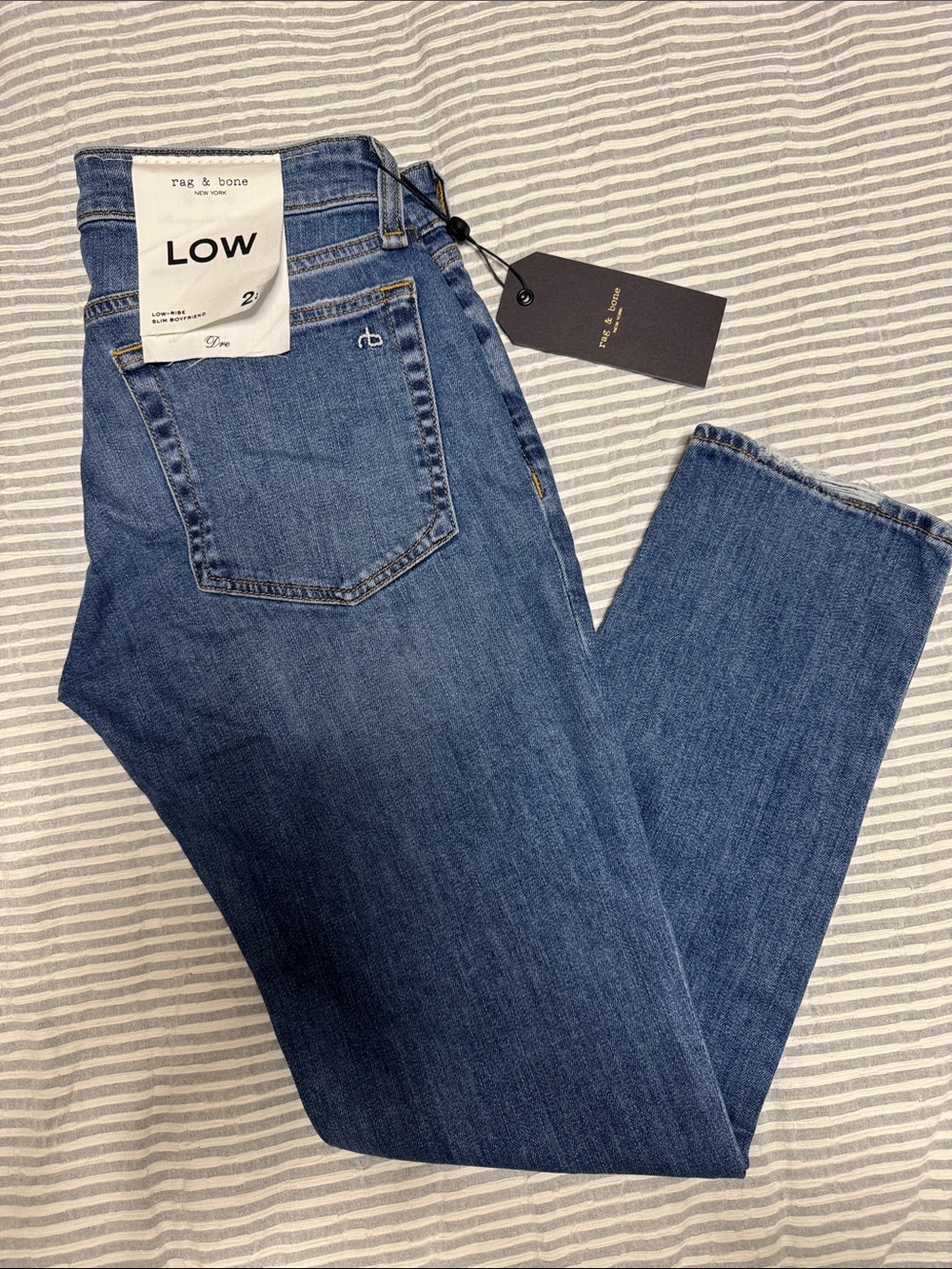 rag & bone Low-Rise Slim Boyfriend Jeans in Julienne
